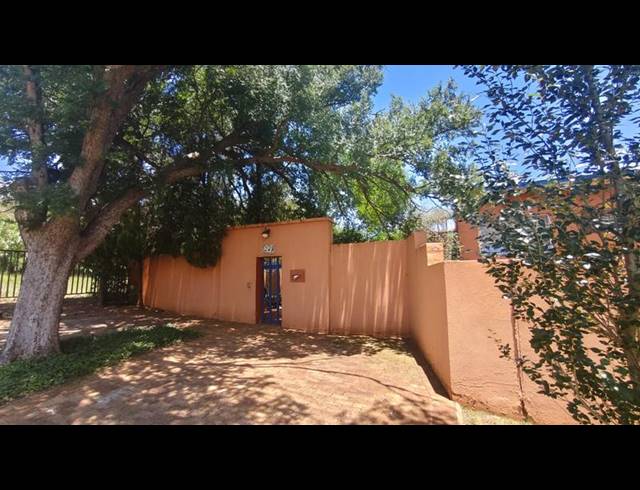 1 BEDROOM PROPERTY TO RENT IN VAN DER HOFF PARK